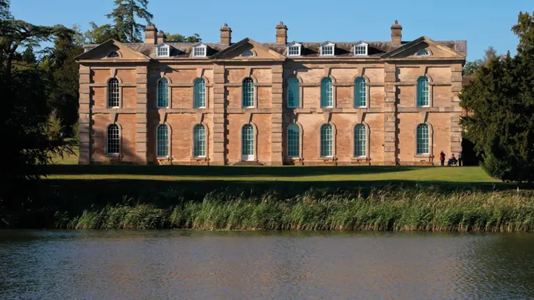 Compton Verney — Georgian neoclassical mansion in Warwickshire by Robert Adam, set in landscaped parkland