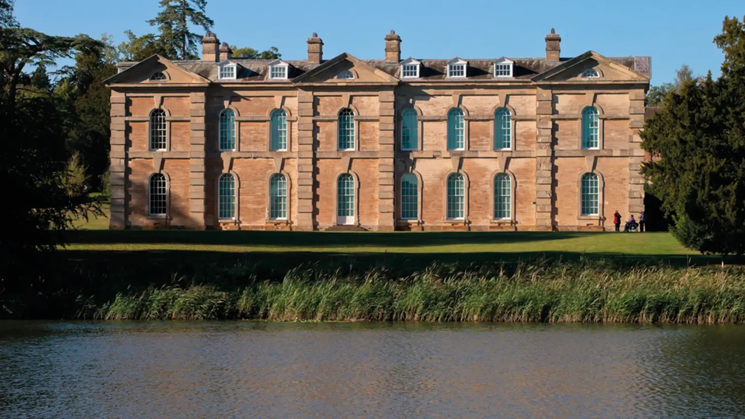 Compton Verney — Georgian neoclassical mansion in Warwickshire by Robert Adam, set in landscaped parkland